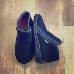Bellamy kids shoes size 27
